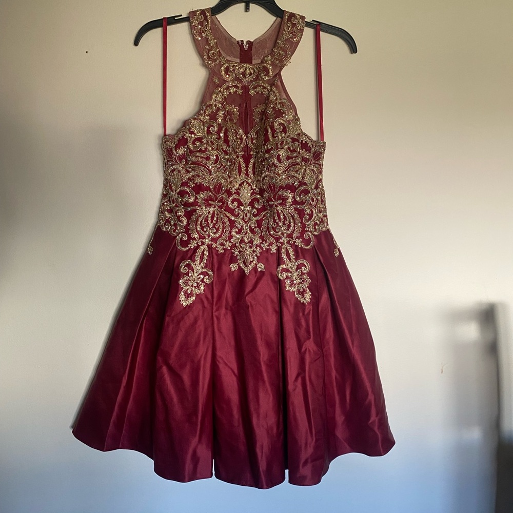 Eureka Beaded Lace Halter Skater Dress Burgundy Gold Size 9/10 Prom Cocktail